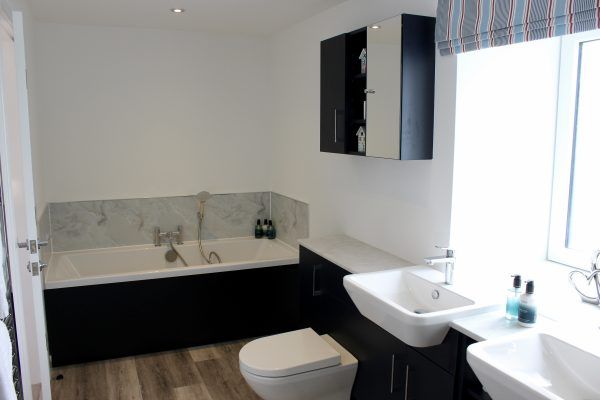 Bay Cottage - Ensuite Bathroom